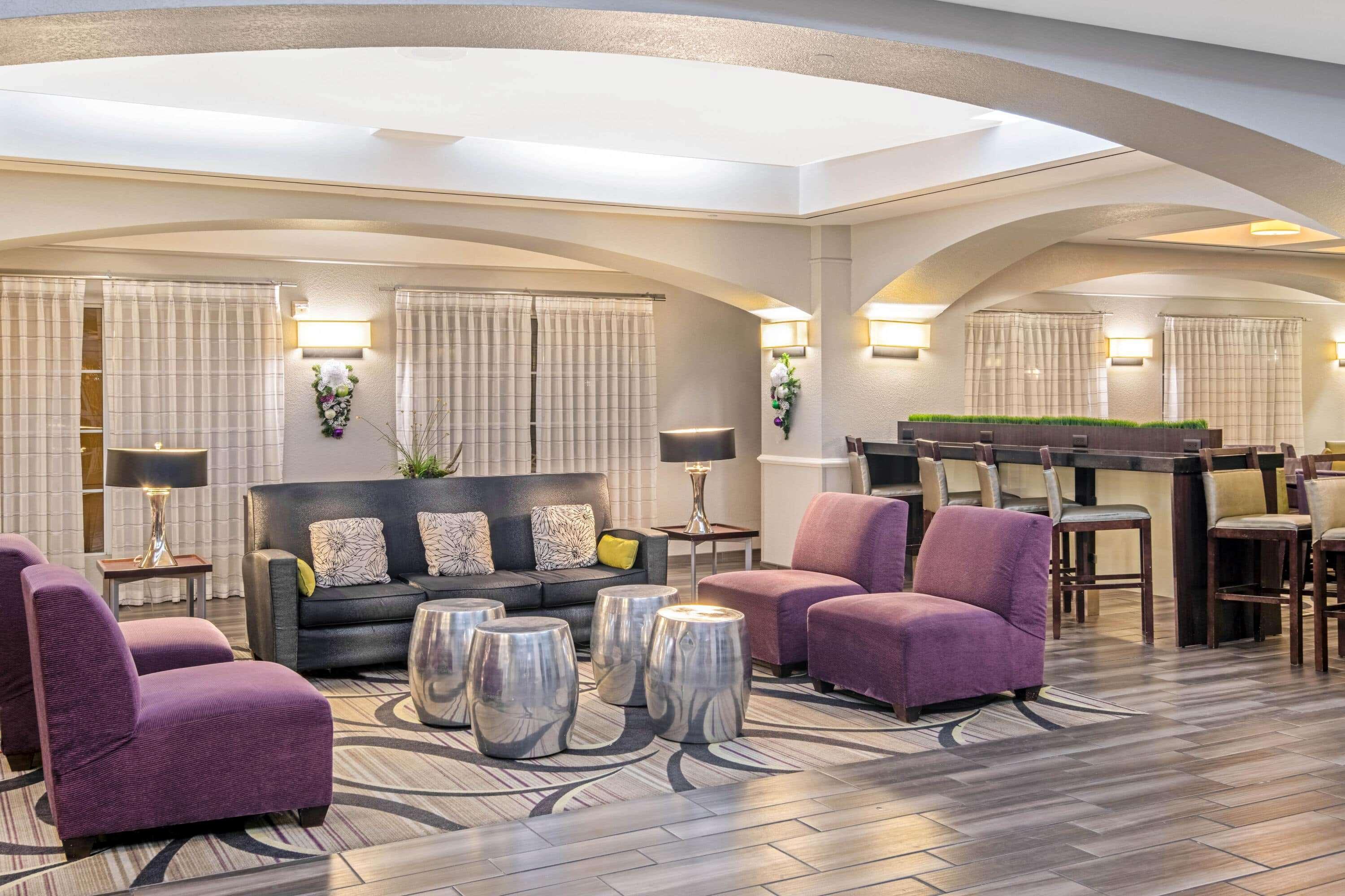 Отель La Quinta By Wyndham San Antonio Airport Экстерьер фото